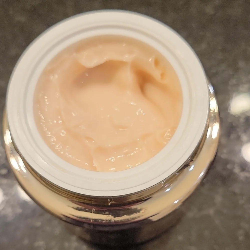 Lancome Absolue Revitalizing Brightening Soft Cream - Gold - Picture 11 of 15